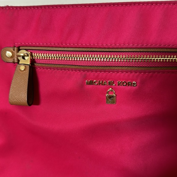 Michael Kors GUC Nylon Brandy Kelsey Crossbody - Picture 7 of 7